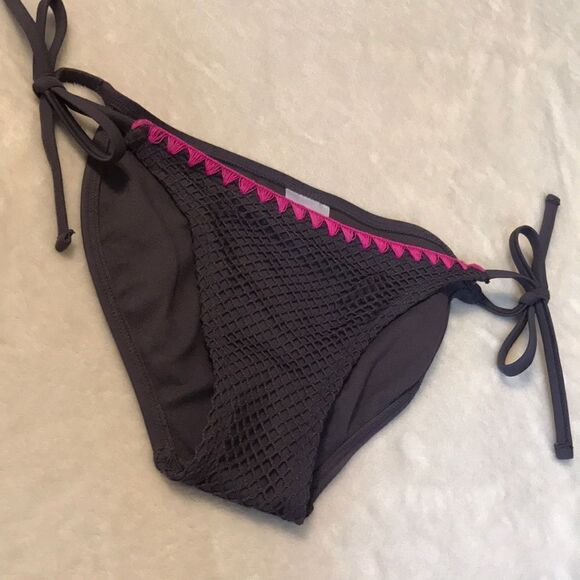 NWT xhilaration Crochet String Bikini - Size XS - Picture 1 of 8
